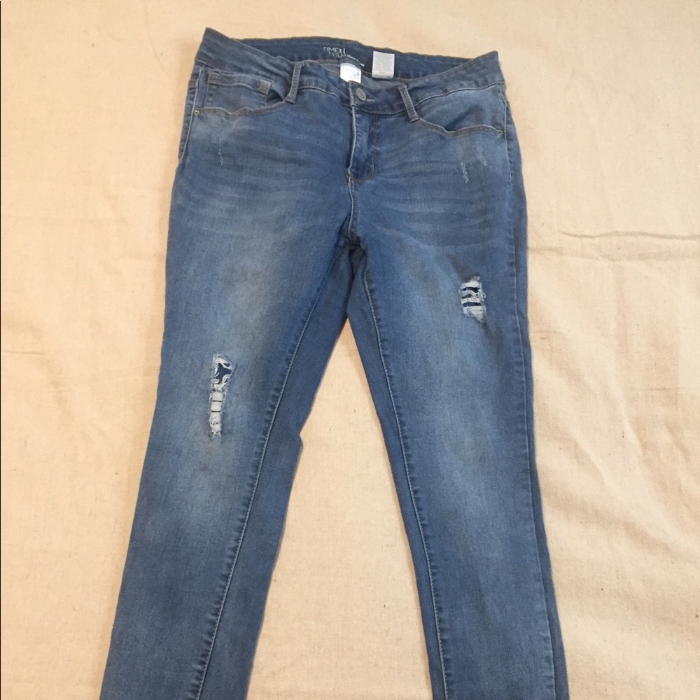 Time & Tru Super Skinny Distressed Jeans | sz 16